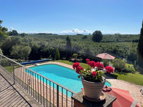 From Sun terrace over pool to Appenine mountains