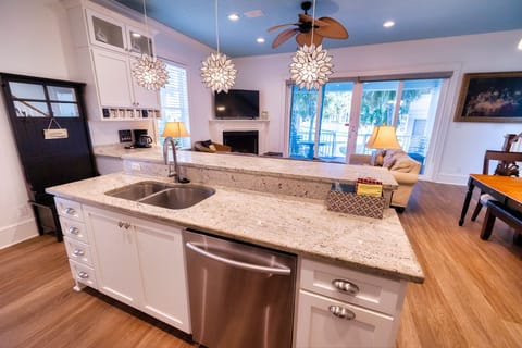 Cottages at Romar C3 Double Bowel Kitchen Sink Dishwasher Breakfast Bar