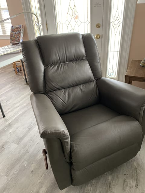2 new Lazyboy leather rocker recliners
