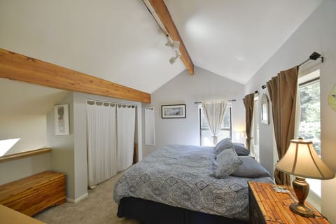 Upstairs Bedroom with King size bed and new mattress