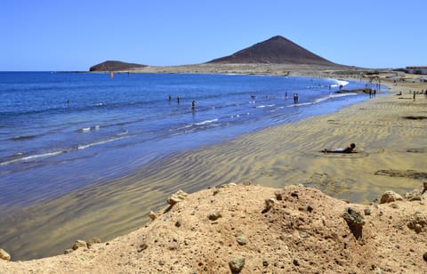 Beach nearby, sun loungers, beach towels