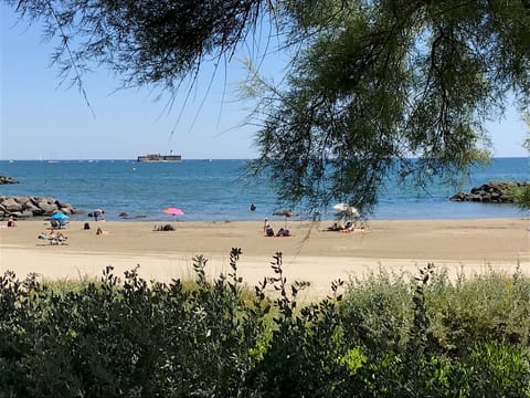 Beach nearby, sun loungers