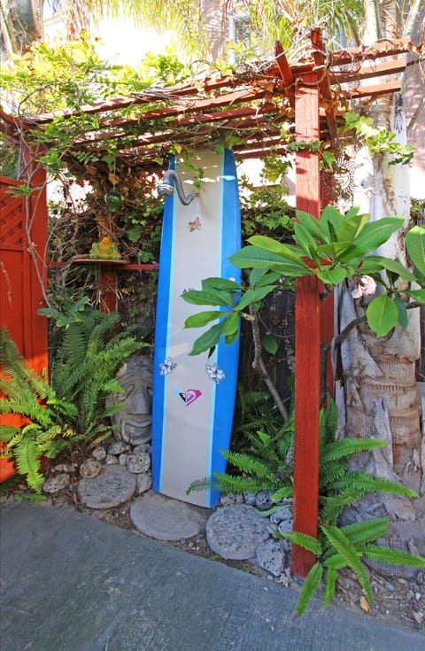 *Surfboard outdoor shower to rinse off the beach sand. Come play at the beach!!!