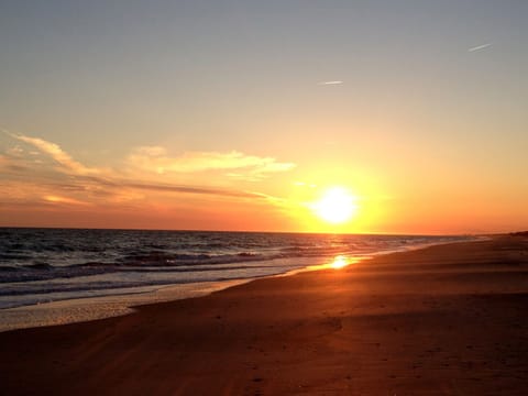 A beautiful sunset to cap off a great day on the beach! Welcome to vacation!