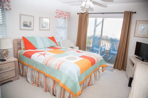 Master bedroom-2nd level, great ocean views & deck access, full bath, TV 