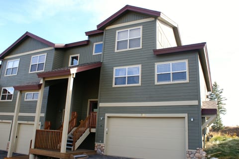 End unit townhome with 2 car heated garage
