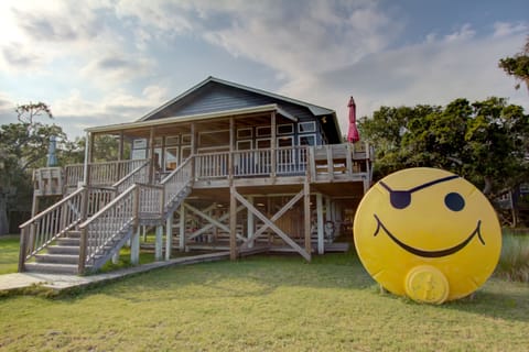 Smiley Face House with front covered deck