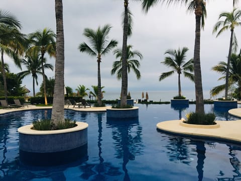 Outdoor pool, an infinity pool