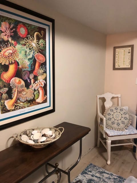 Lower level queen bedroom. 