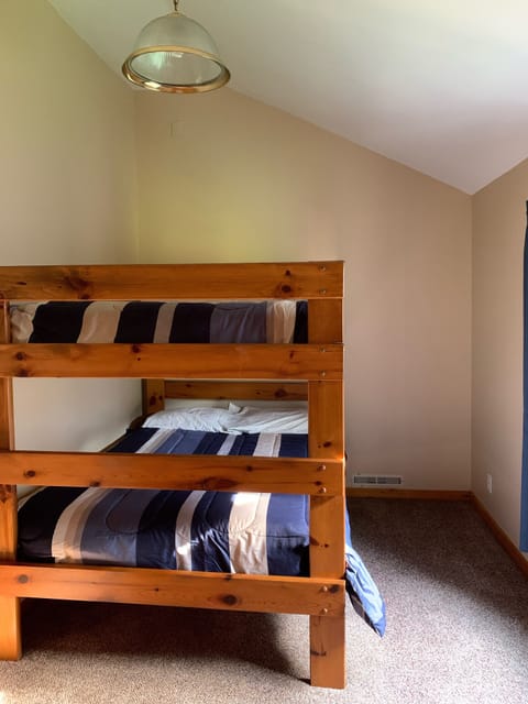 Iron/ironing board, free WiFi, bed sheets, wheelchair access