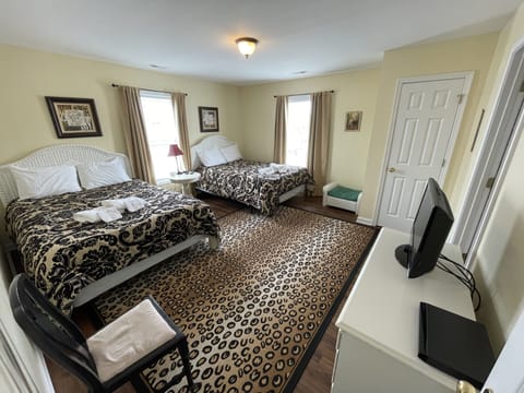 7 bedrooms, iron/ironing board, cribs/infant beds, free WiFi