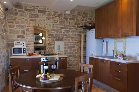 Kitchen, with Dining Area