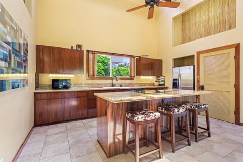 Kitchen with bar eating area