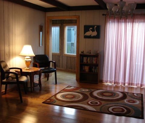 sitting room or reading room