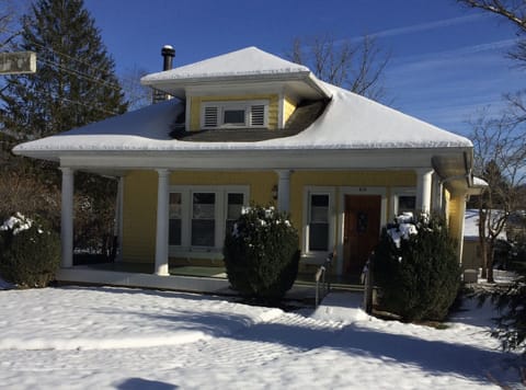 Fresh snow on Montreat Road.



Spacious den. Great for games or watching TV.
