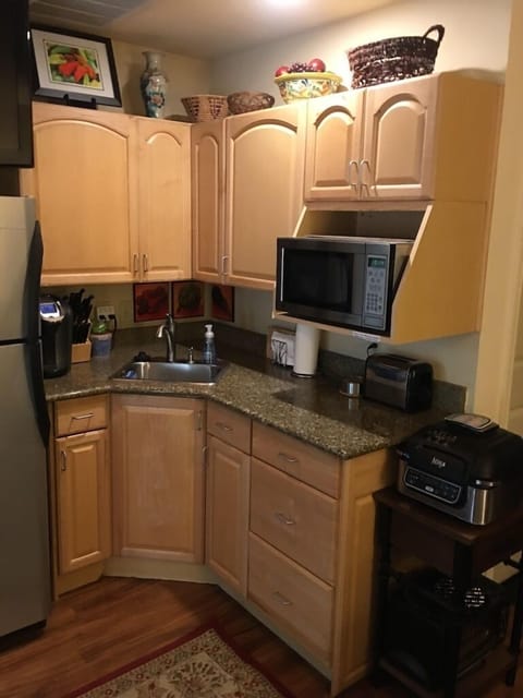 Fridge, microwave, coffee/tea maker, toaster