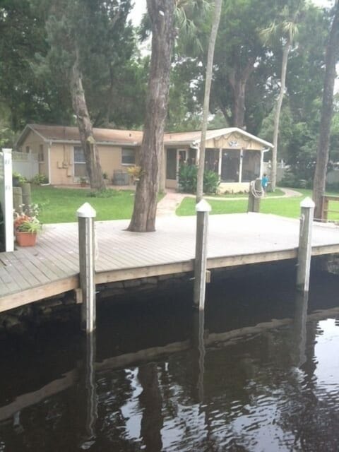 Boater's heaven--dock your boat right at the back door!