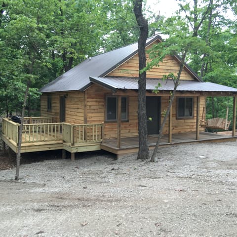 Fall Creek Cabins 1 mile from Lake Norfork