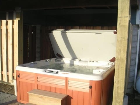 Private hot tub