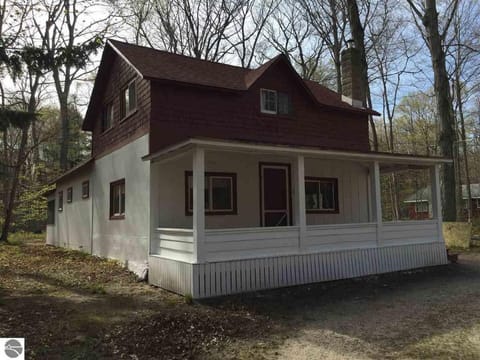 Built in 1901, this is an authentic cottage with modern amenities.
