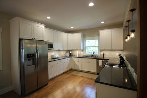 The kitchen - fully equipped for the gourmet chef!