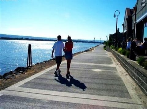Renaissance Trail walk/run along the Columbia River