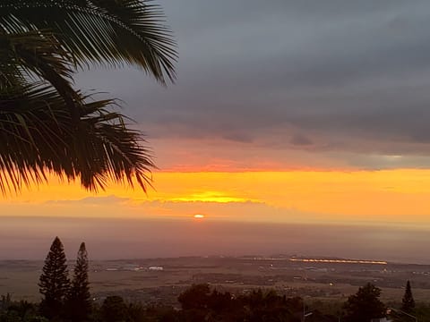 Sunset View From Upper Lanai