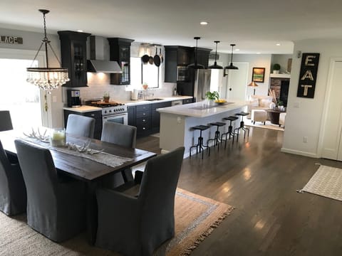 open concept dining, kitchen & living rooms  - great for entertaining