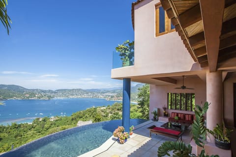 Stunning Views, Sunsets, Beach and The Town of Zihuatanejo-Relax-Enjoy-Live Free