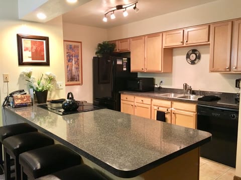 Kitchen with everything you need to prepare a meal. 