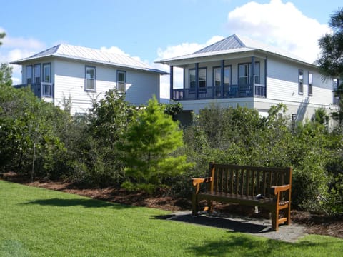 the carriage house is also available for rental www.vrbo.com/508121