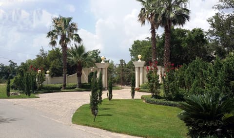 Private grand entrance to Montina Beach on Lake Travis.