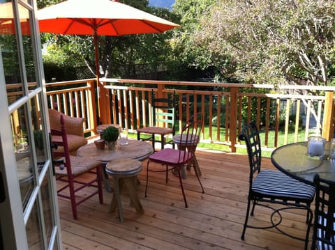 Sun, lounge and dine on back deck