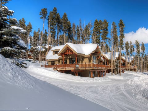 MMH 6 Harvest Moon Exterior, 1