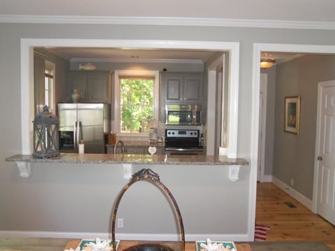 Private kitchen | Fridge, microwave, oven, stovetop