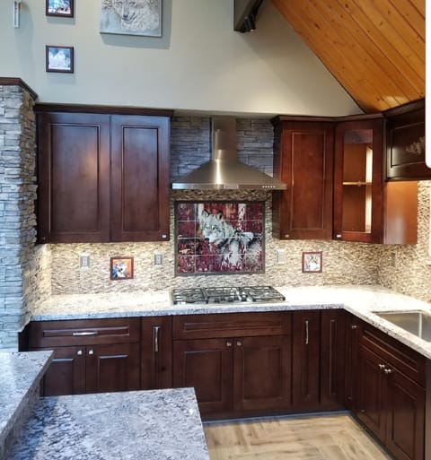 Wolf Backsplash at Cooktop