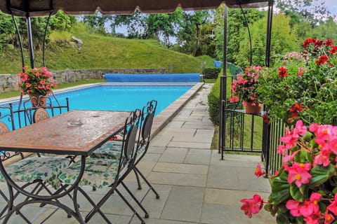 Dine al fresco  by the pool