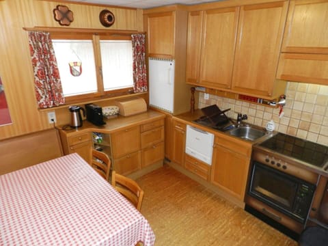 Cabinetry, Furniture, Countertop, Sink, Kitchen Sink, Wood, Kitchen Appliance, Interior Design, Home Appliance, Drawer