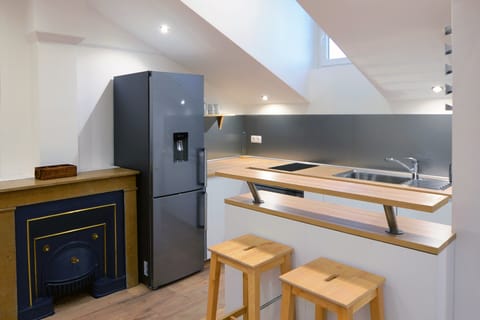 Big fridge/freezer, dishwasher, oven, microwave, coffee maker, toaster, boiler