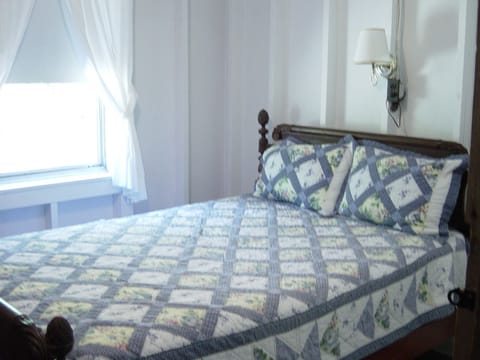 2 bedrooms, bed sheets