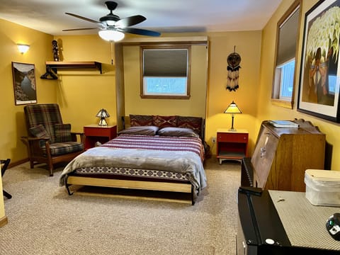 A cozy comfy fun clean space for your Saranac Lake respite. 