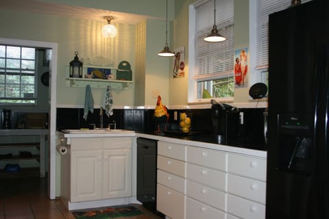 kitchen also has cook's pantry/kitchen in back