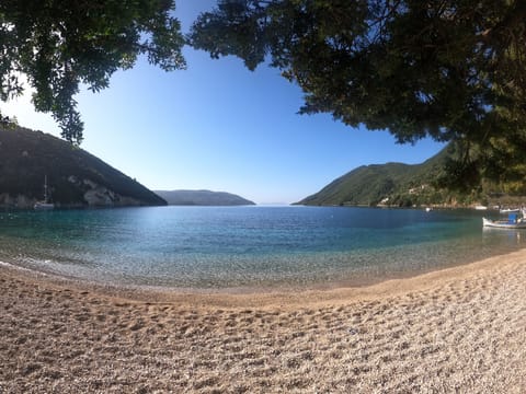 Beach nearby, sun loungers, beach towels