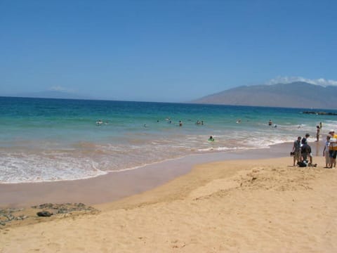 Beach nearby, sun loungers, beach towels