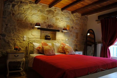 Master bedroom of villa Rhapsody
