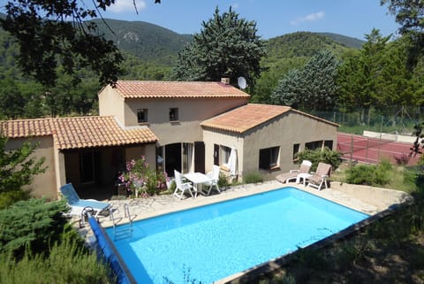 La Jassine Provençal Country Villa with Pool and Tennis Court