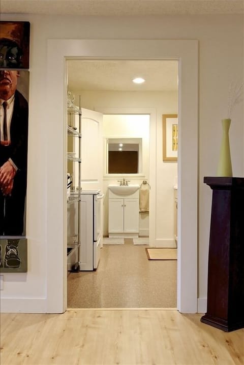 Fully equipped Kitchen & Bath.