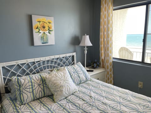 Oceanfront Bedroom with Queen size bed