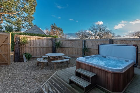 The Granary with hot tub