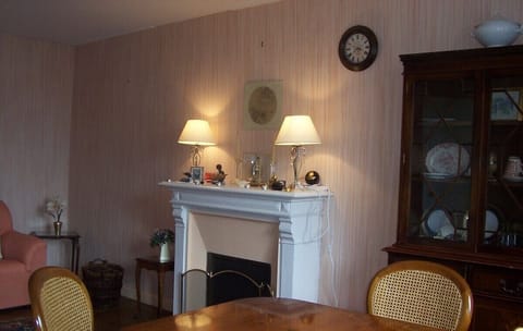 Lounge with chimney, WiFi access, LCD TV